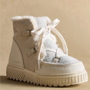 Ona ave alpine boot. Sorel size 8.5! Great condition, never worn